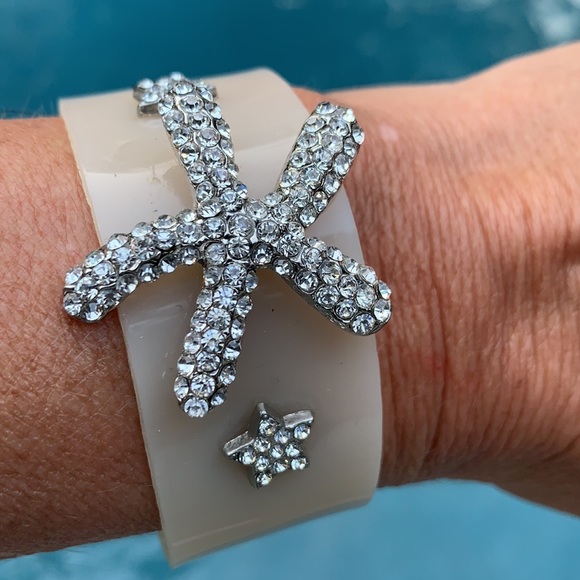 New Beautiful Star Fish Bracelet - Picture 2 of 6